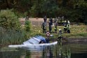 Einsatz BF Koeln PKW im See Koeln Esch P082